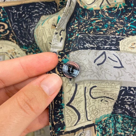 🍃 High Advantage silk button up 🍃 - Picture 11 of 11